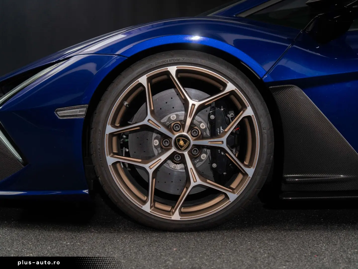 LAMBORGHINI Revuelto 6.5 V12 HPEV