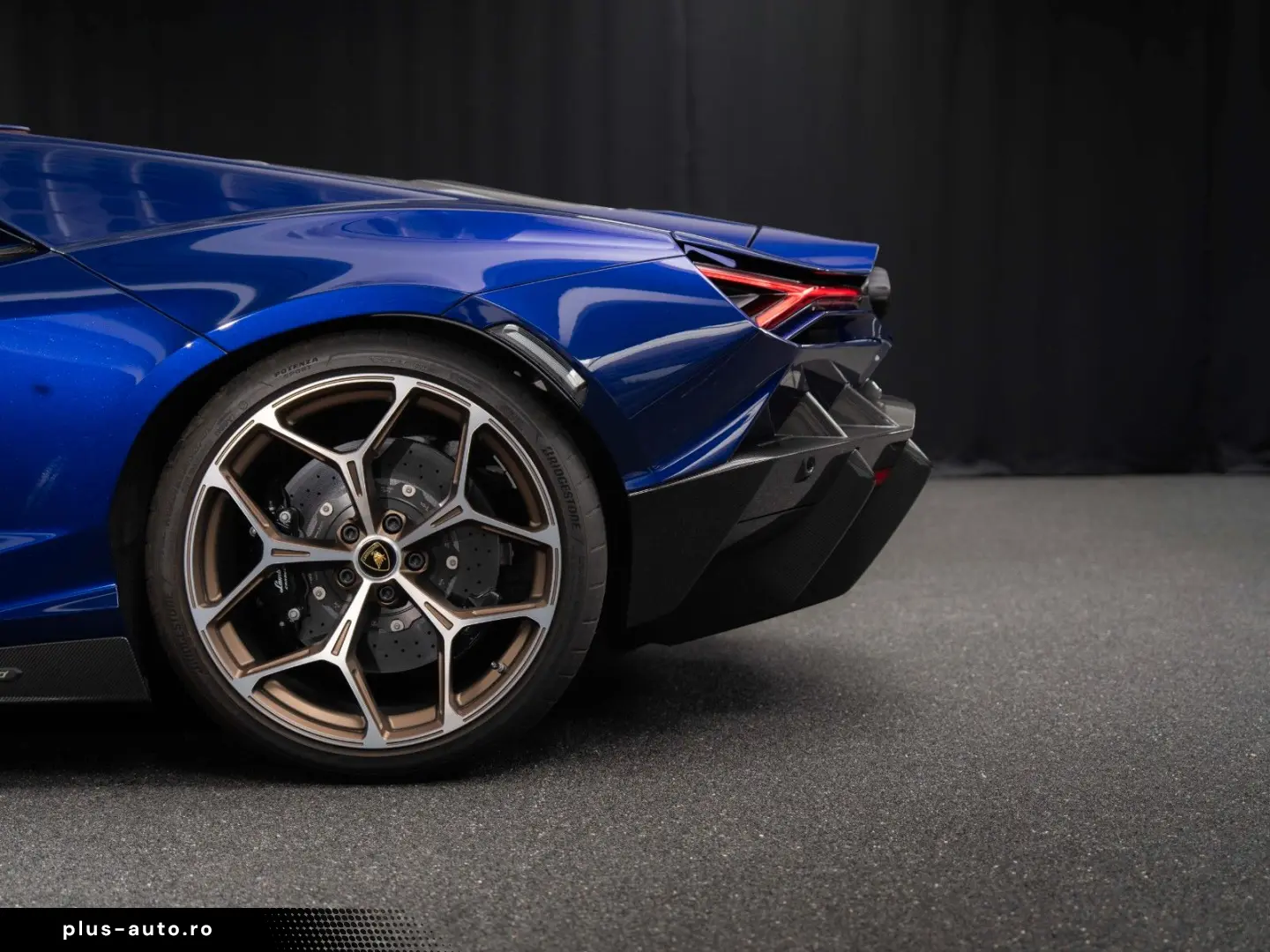 LAMBORGHINI Revuelto 6.5 V12 HPEV