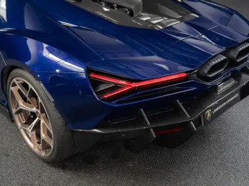 LAMBORGHINI Revuelto 6.5 V12 HPEV
