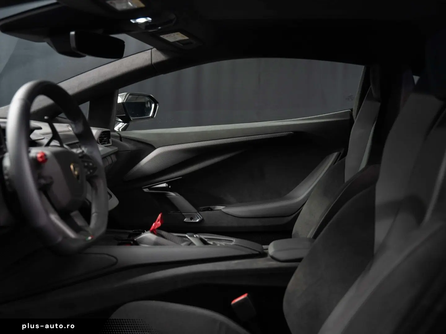 LAMBORGHINI Revuelto 6.5 V12 HPEV