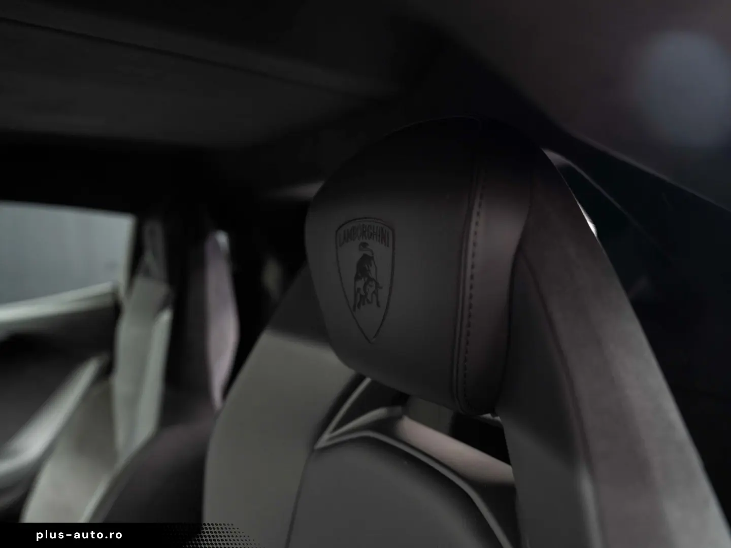 LAMBORGHINI Revuelto 6.5 V12 HPEV