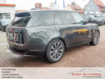 LAND ROVER Range Rover P460e HSE AHK Pano 22  Massage