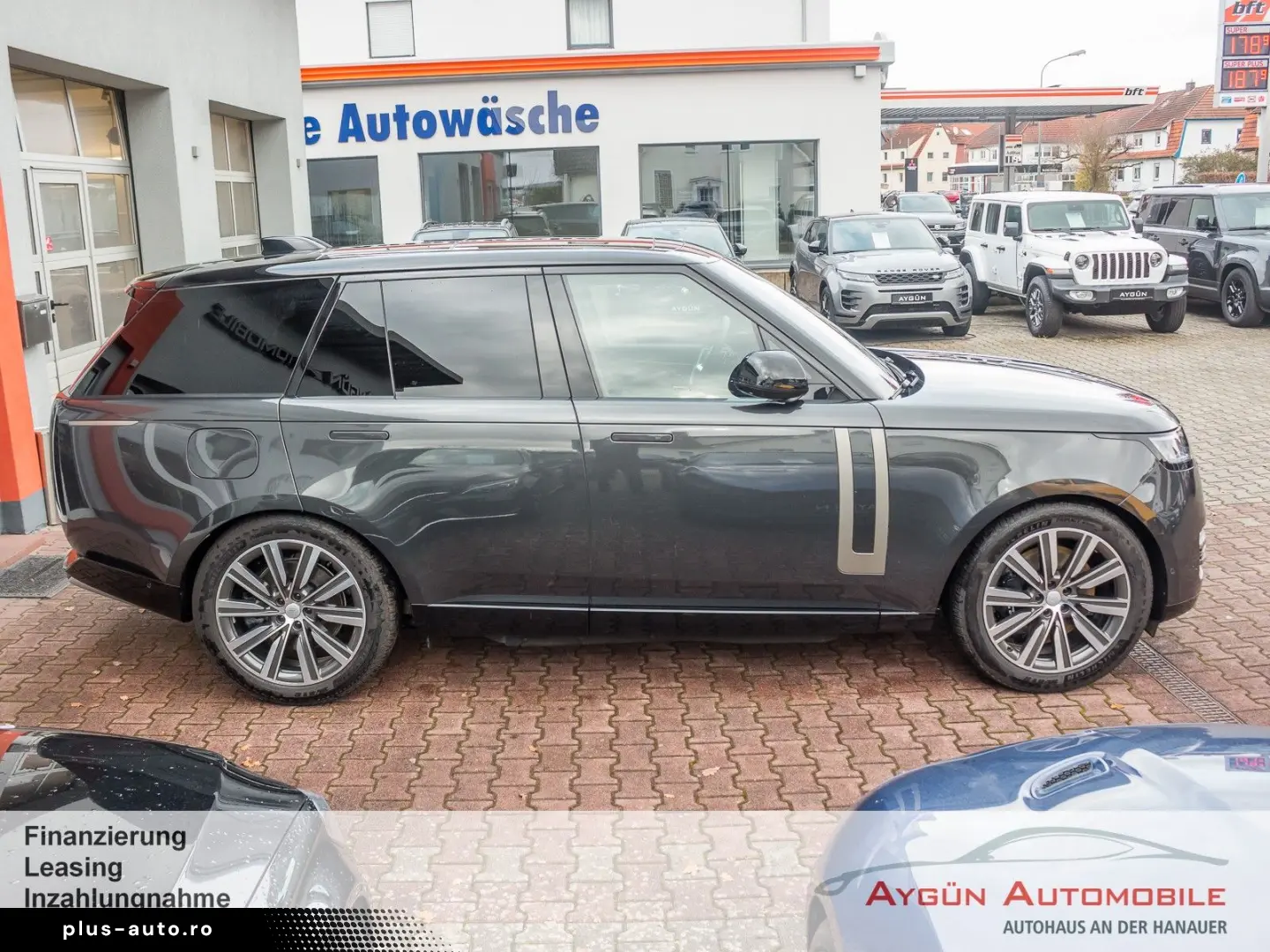 LAND ROVER Range Rover P460e HSE AHK Pano 22  Massage