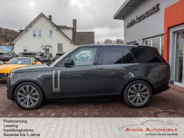 LAND ROVER Range Rover P460e HSE AHK Pano 22  Massage