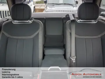 LAND ROVER Range Rover P460e HSE AHK Pano 22  Massage