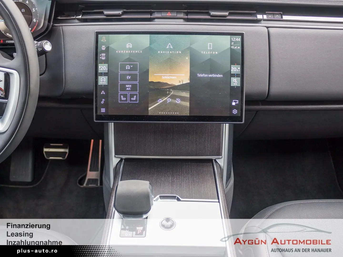 LAND ROVER Range Rover P460e HSE AHK Pano 22  Massage