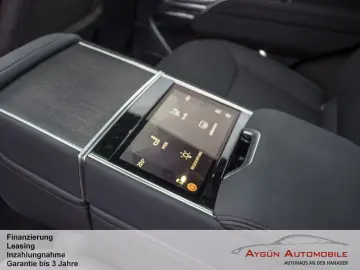 LAND ROVER Range Rover P460e HSE AHK Pano 22  Massage