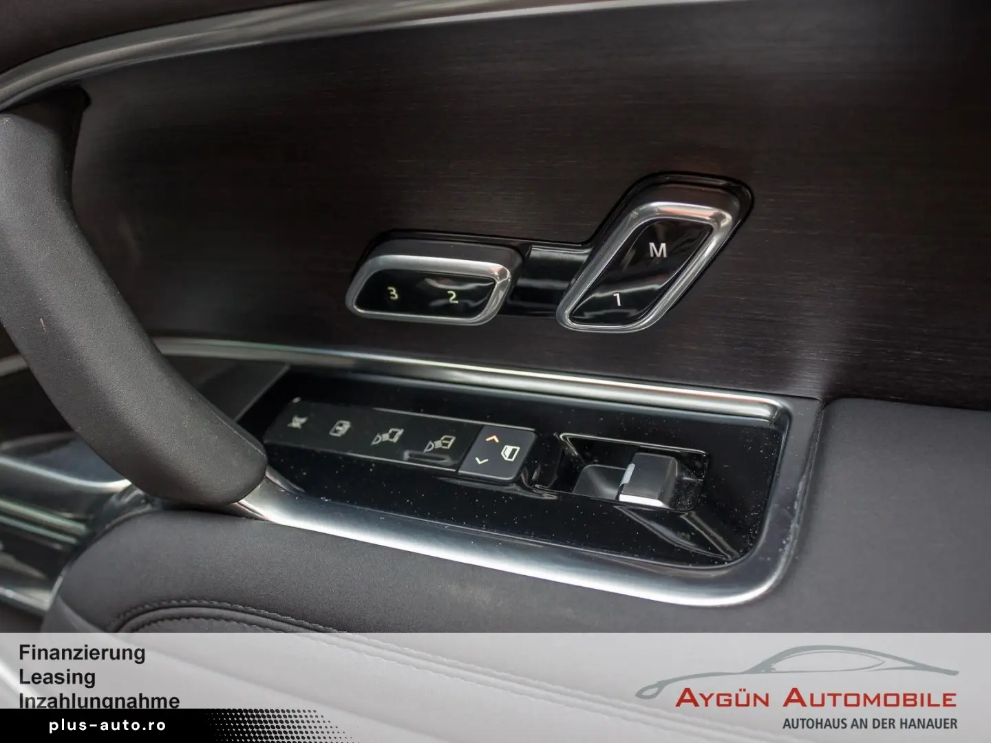 LAND ROVER Range Rover P460e HSE AHK Pano 22  Massage