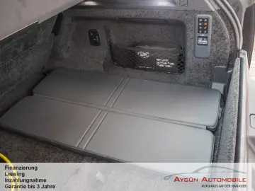 LAND ROVER Range Rover P460e HSE AHK Pano 22  Massage