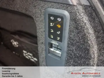 LAND ROVER Range Rover P460e HSE AHK Pano 22  Massage