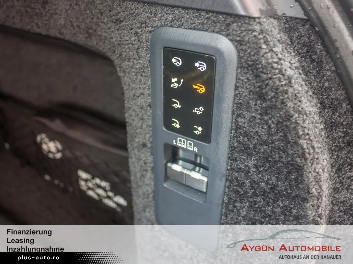 LAND ROVER Range Rover P460e HSE AHK Pano 22  Massage