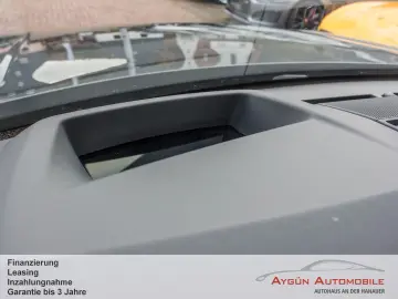 LAND ROVER Range Rover P460e HSE AHK Pano 22  Massage