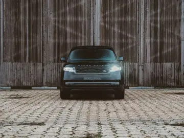 LAND ROVER Long wheel base HSE Hybrid P460