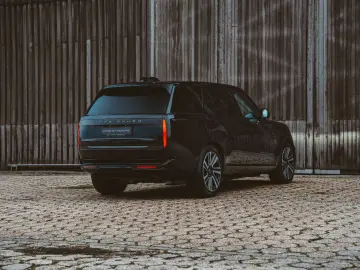 LAND ROVER Long wheel base HSE Hybrid P460