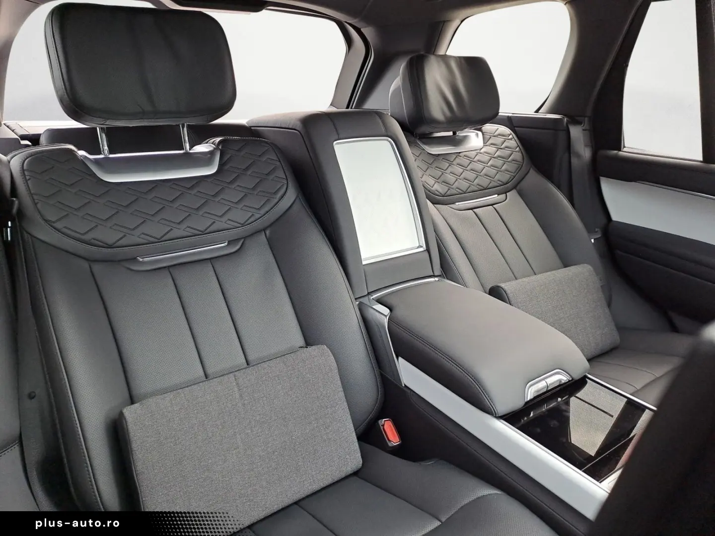 LAND ROVER Range Rover P615 LWB SV UVP  307000 - Ice White