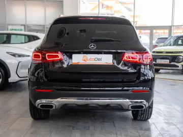 Mercedes-Benz GLC 300 de 4Matic 9G-TRONIC  Standard