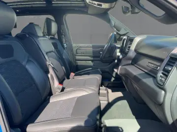 DODGE RAM Built To Serve  LPG  6 Sitzer