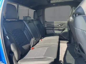 DODGE RAM Built To Serve  LPG  6 Sitzer