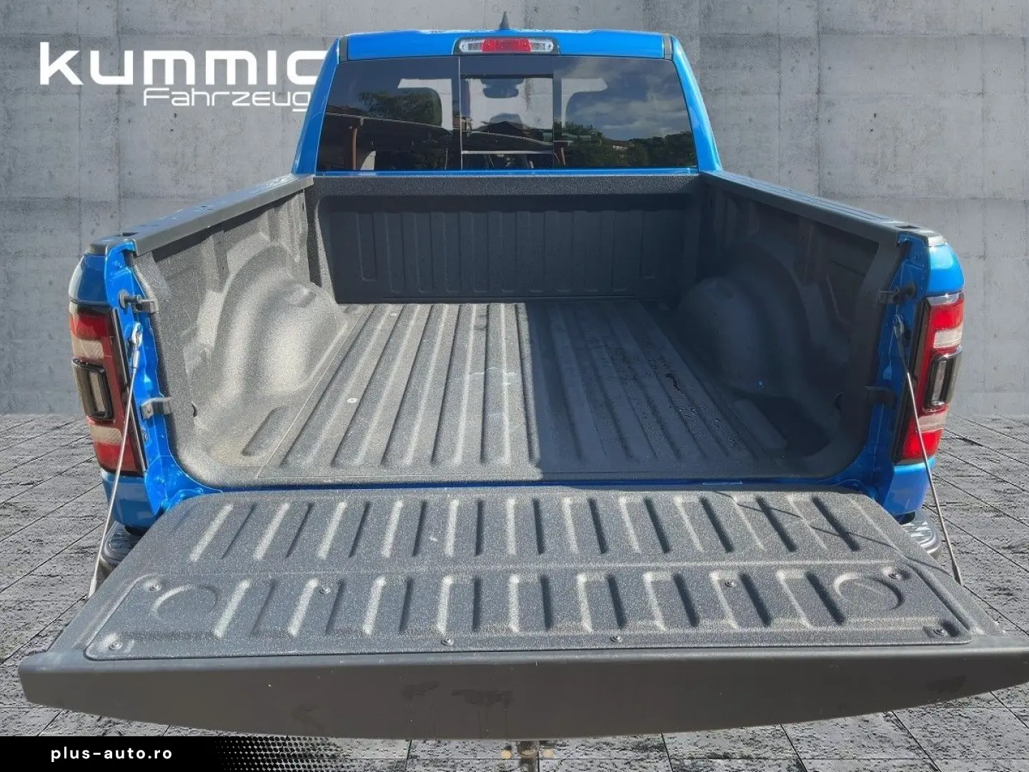 DODGE RAM Built To Serve  LPG  6 Sitzer