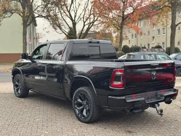 DODGE RAM 5.7 V8 Crew Cab Limited Night Edition   teil