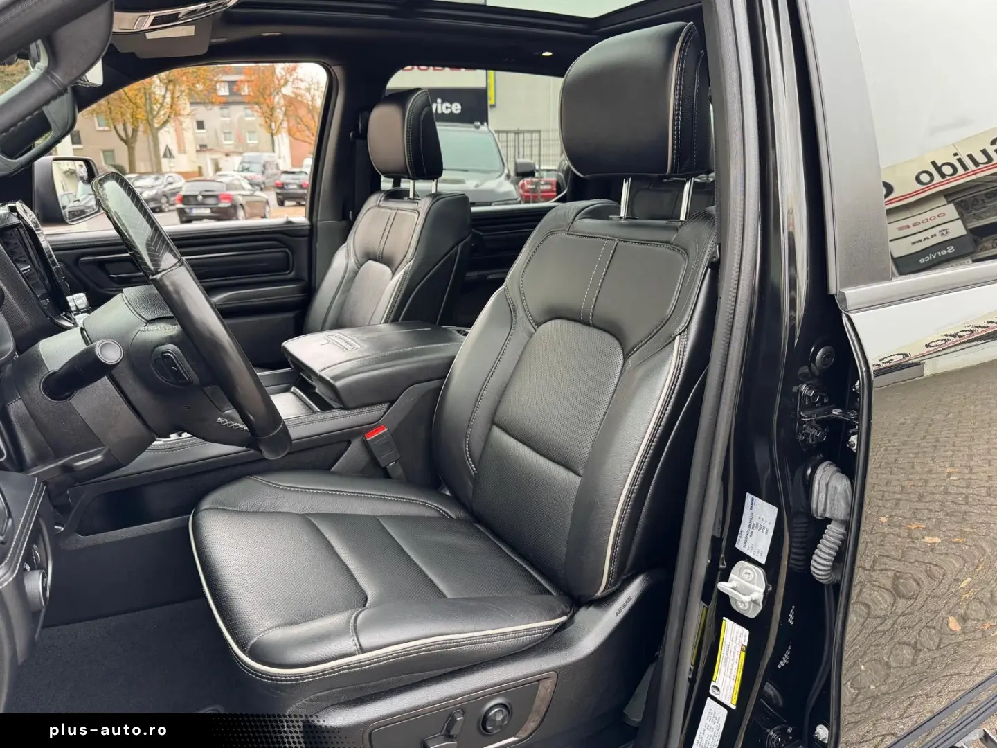 DODGE RAM 5.7 V8 Crew Cab Limited Night Edition   teil