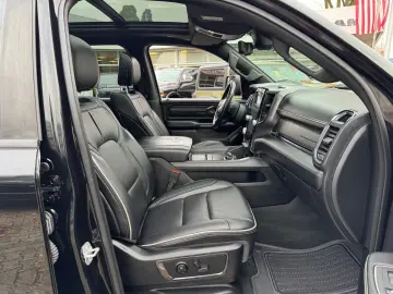 DODGE RAM 5.7 V8 Crew Cab Limited Night Edition   teil