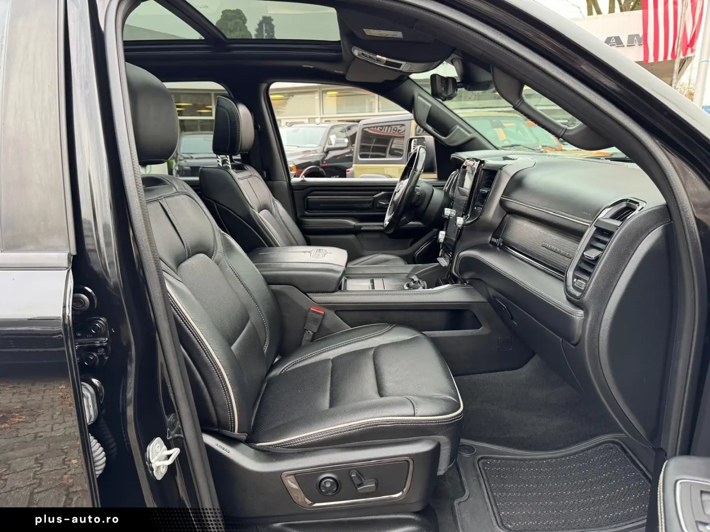 DODGE RAM 5.7 V8 Crew Cab Limited Night Edition   teil