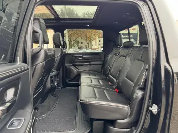 DODGE RAM 5.7 V8 Crew Cab Limited Night Edition   teil