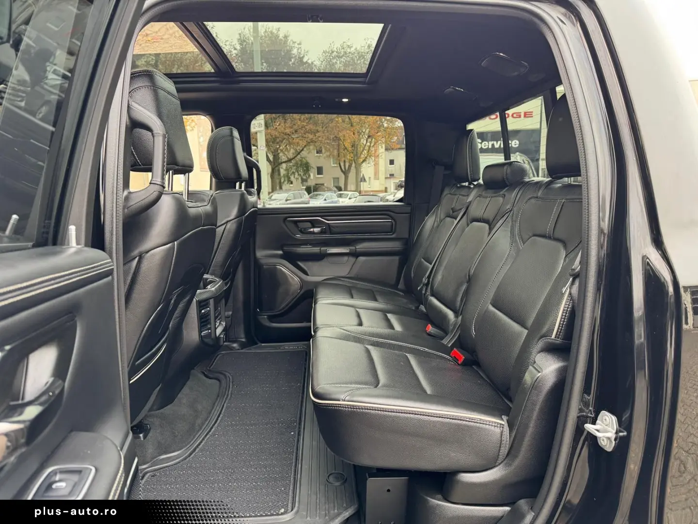 DODGE RAM 5.7 V8 Crew Cab Limited Night Edition   teil