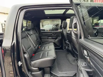 DODGE RAM 5.7 V8 Crew Cab Limited Night Edition   teil