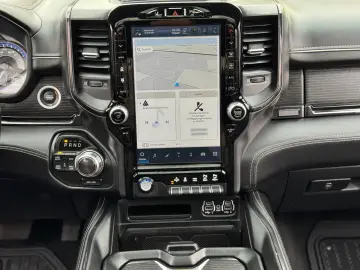 DODGE RAM 5.7 V8 Crew Cab Limited Night Edition   teil