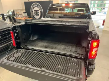 DODGE RAM 1500 Laramie Sport MY25  LPG REVOLVER AHK