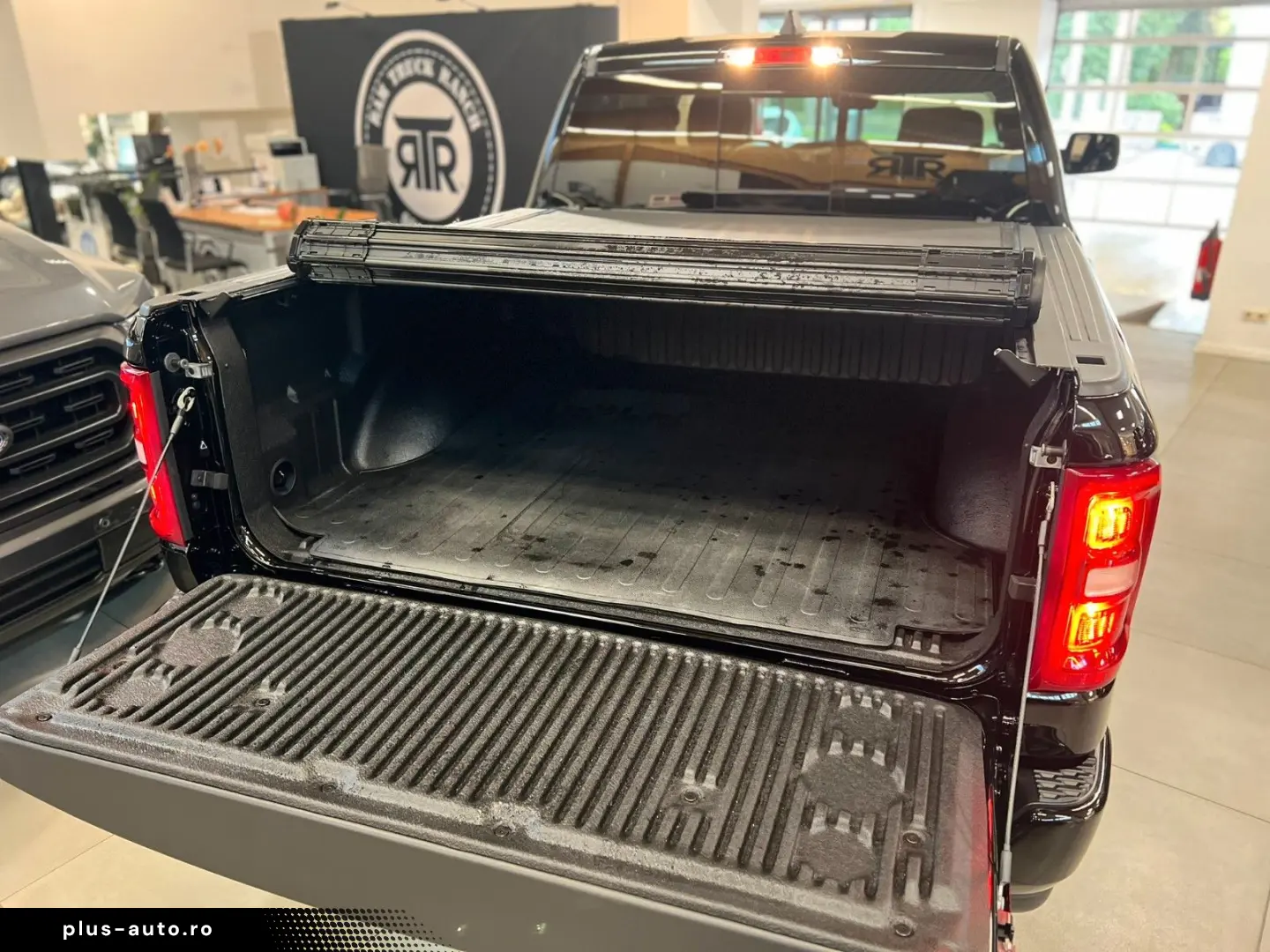 DODGE RAM 1500 Laramie Sport MY25  LPG REVOLVER AHK