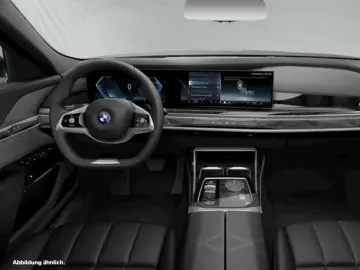 BMW 750e xDrive TV-Fond-Entertainment