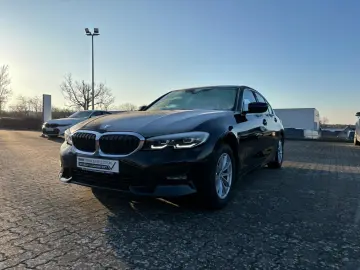 BMW 318 i Sport Line Park-Assistent AHK LED Navi