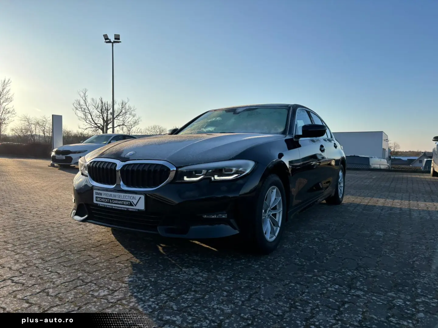 BMW 318 i Sport Line Park-Assistent AHK LED Navi