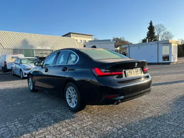 BMW 318 i Sport Line Park-Assistent AHK LED Navi