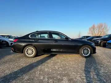 BMW 318 i Sport Line Park-Assistent AHK LED Navi