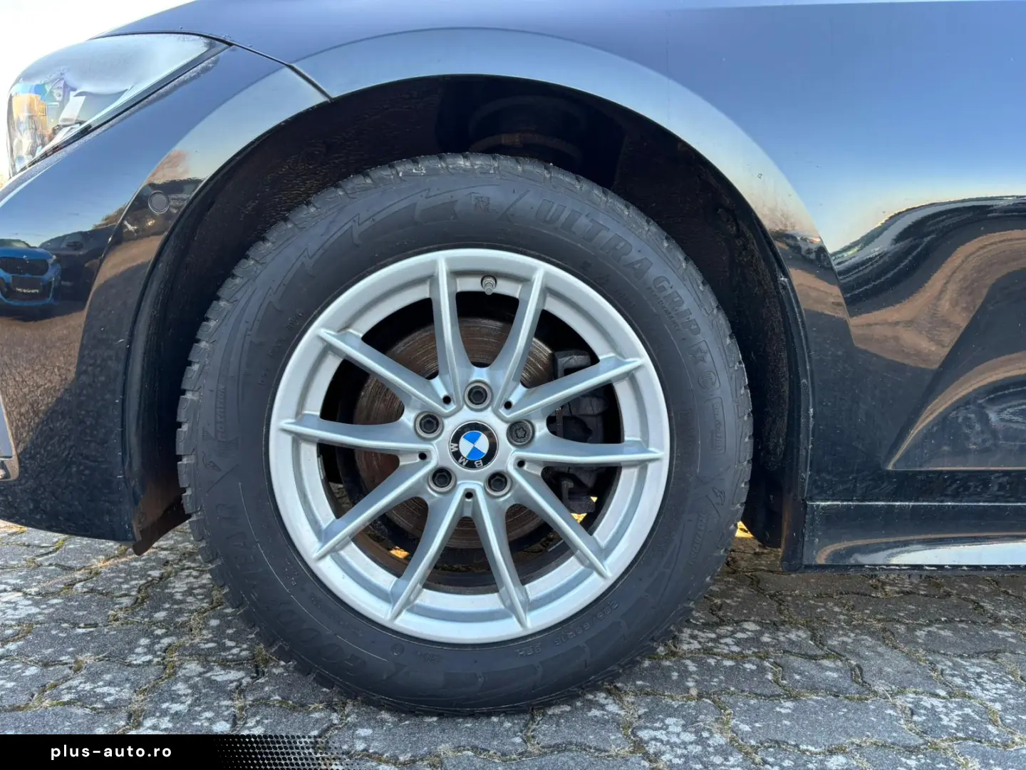 BMW 318 i Sport Line Park-Assistent AHK LED Navi