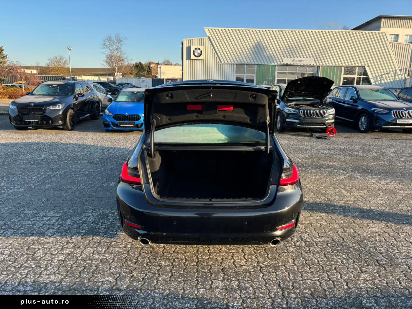 BMW 318 i Sport Line Park-Assistent AHK LED Navi