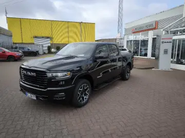 DODGE Ram 1500 Laramie Crew Cab