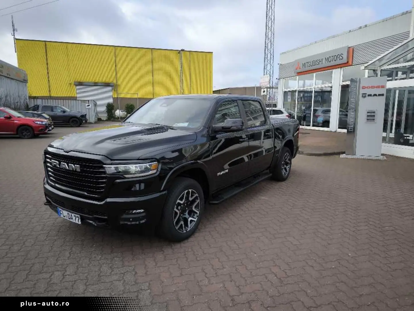 DODGE Ram 1500 Laramie Crew Cab