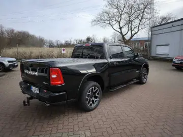 DODGE Ram 1500 Laramie Crew Cab