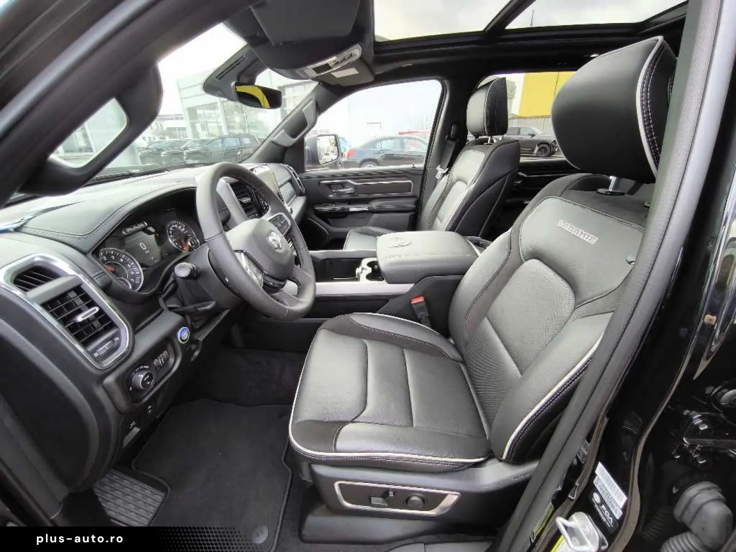 DODGE Ram 1500 Laramie Crew Cab