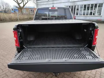 DODGE Ram 1500 Laramie Crew Cab