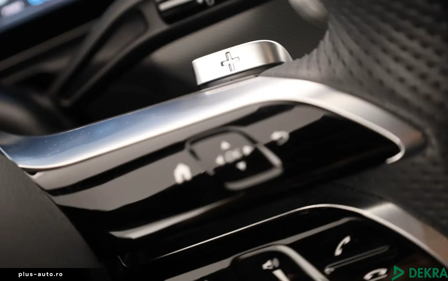 MERCEDES-BENZ C 200 d AMG NIGHT HEADUP