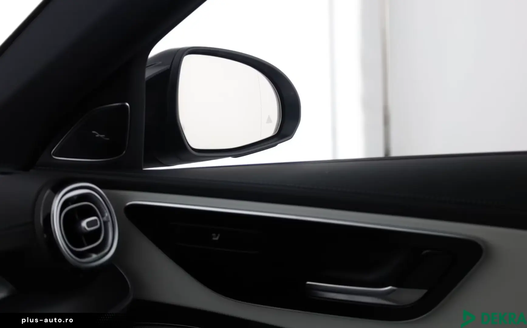 MERCEDES-BENZ C 200 d AMG NIGHT HEADUP