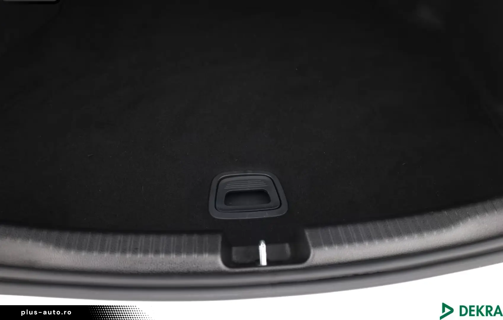 MERCEDES-BENZ C 200 d AMG NIGHT HEADUP