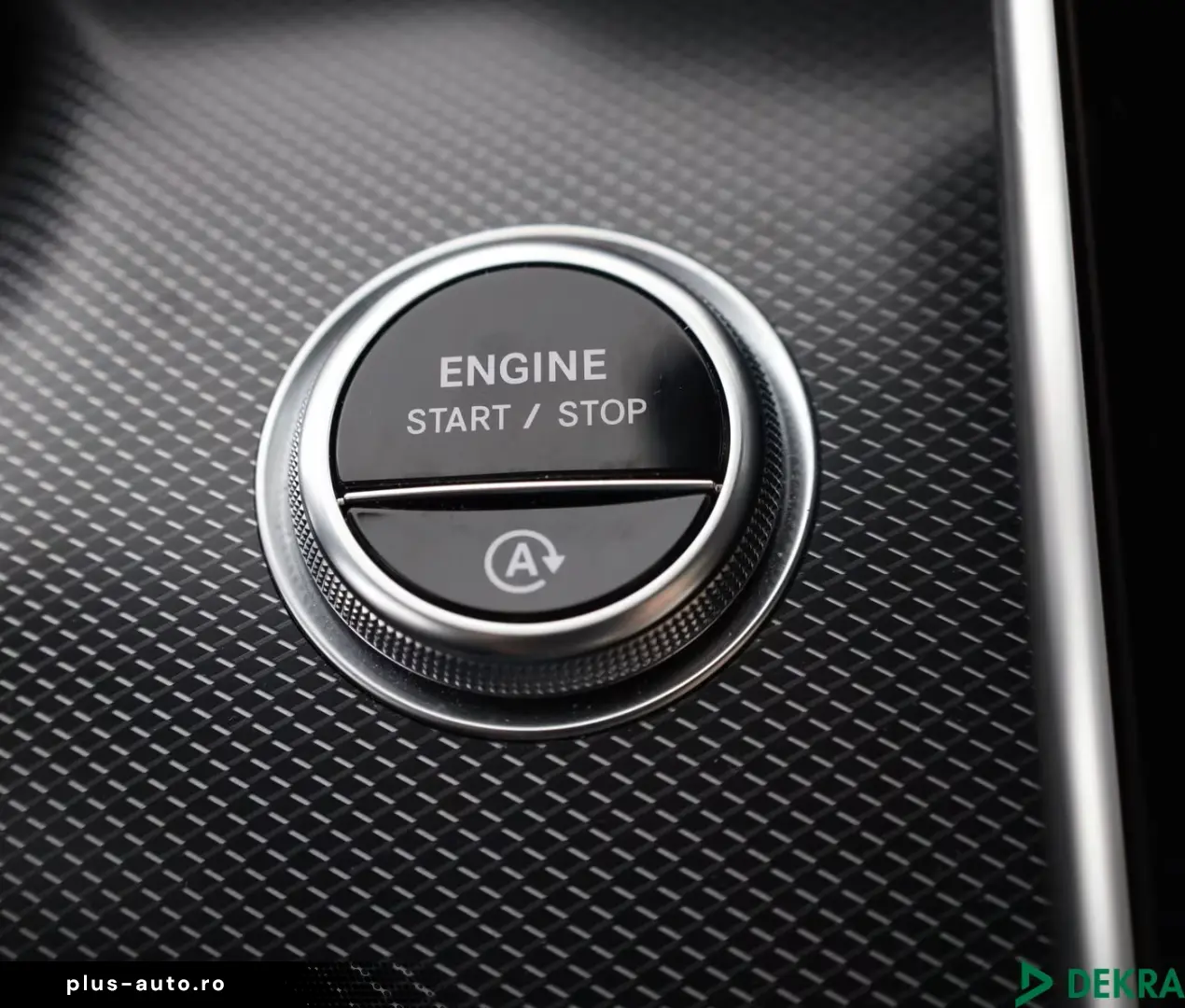 MERCEDES-BENZ C 200 d AMG NIGHT HEADUP