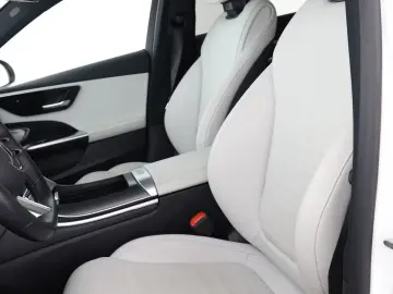 MERCEDES-BENZ C 200 d AMG NIGHT HEADUP